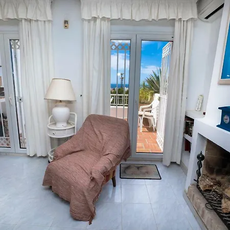 Urb. Paraiso Blanco *
